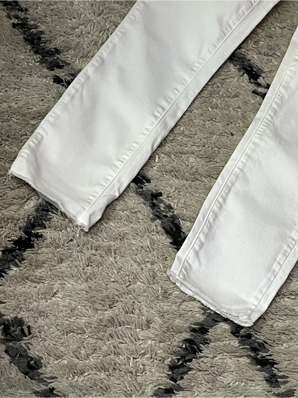 NWOT PAIGE Kylie Crop White Raw Hem Skinny Jeans Size 25 - Picture 3 of 10